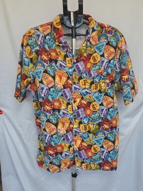 DisneyParks Short-Sleeve Button-Down Shirt in Disney Theme Sz L